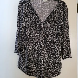 Black, grey and white 3/4 sleeve womens top. Large. Nine West